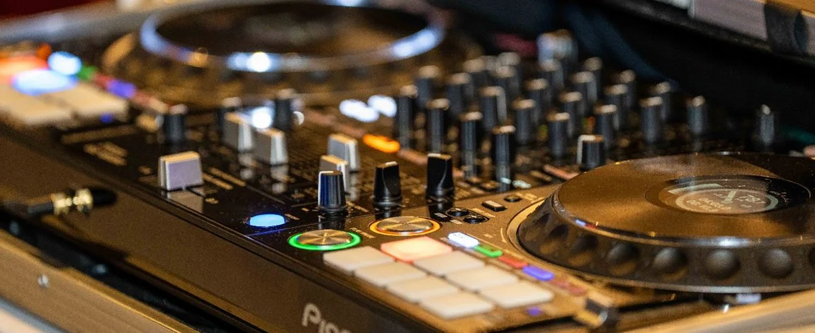 Dj Alexander Barnett in Action!