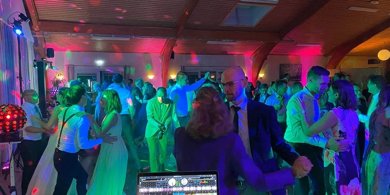 Dj Alexander Barnett 