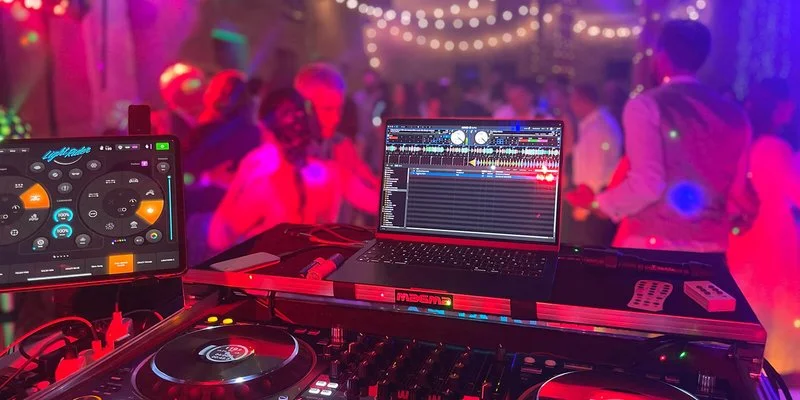 Dj Alexander Barnett 